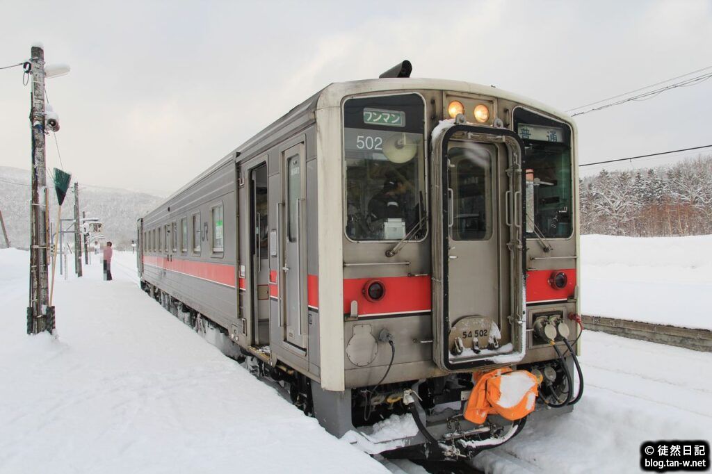 音威子府駅に停車中のキハ54-502