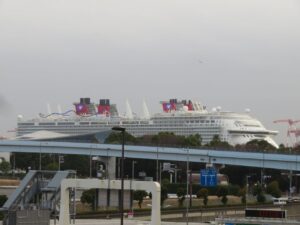 「ディズニーアドベンチャー」