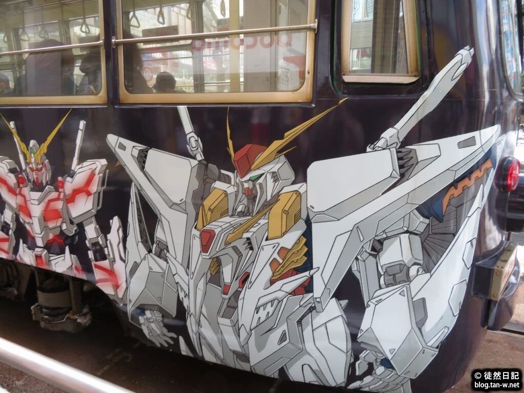 ガンダムラッピングの札幌市電221号車