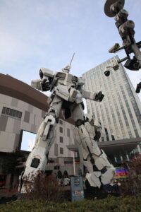 ユニコーンガンダム立像
